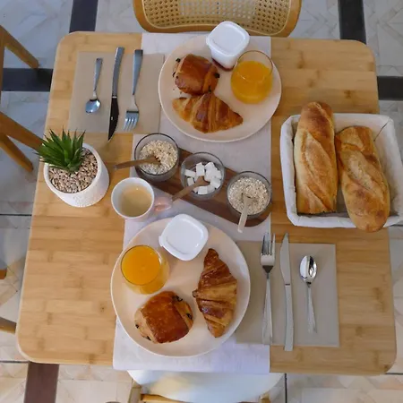 Le Logis De La Gabirotte Bed and Breakfast