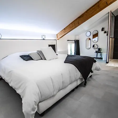 Le Logis De La Gabirotte Bed & Breakfast