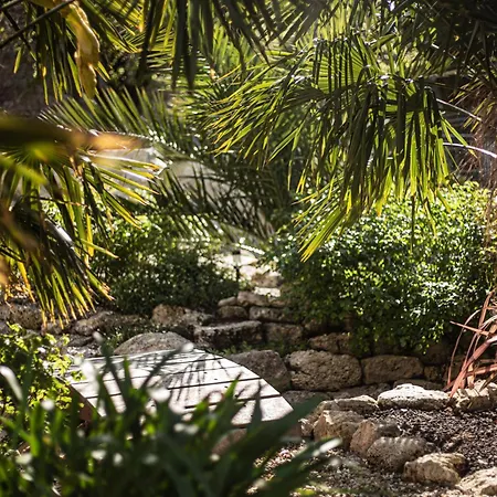 Le Logis De La Gabirotte Bed & Breakfast